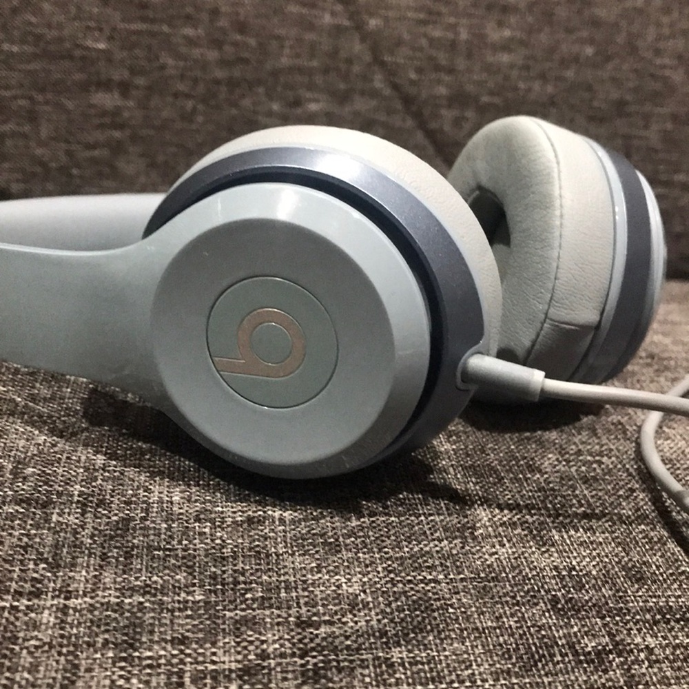 Light blue beats